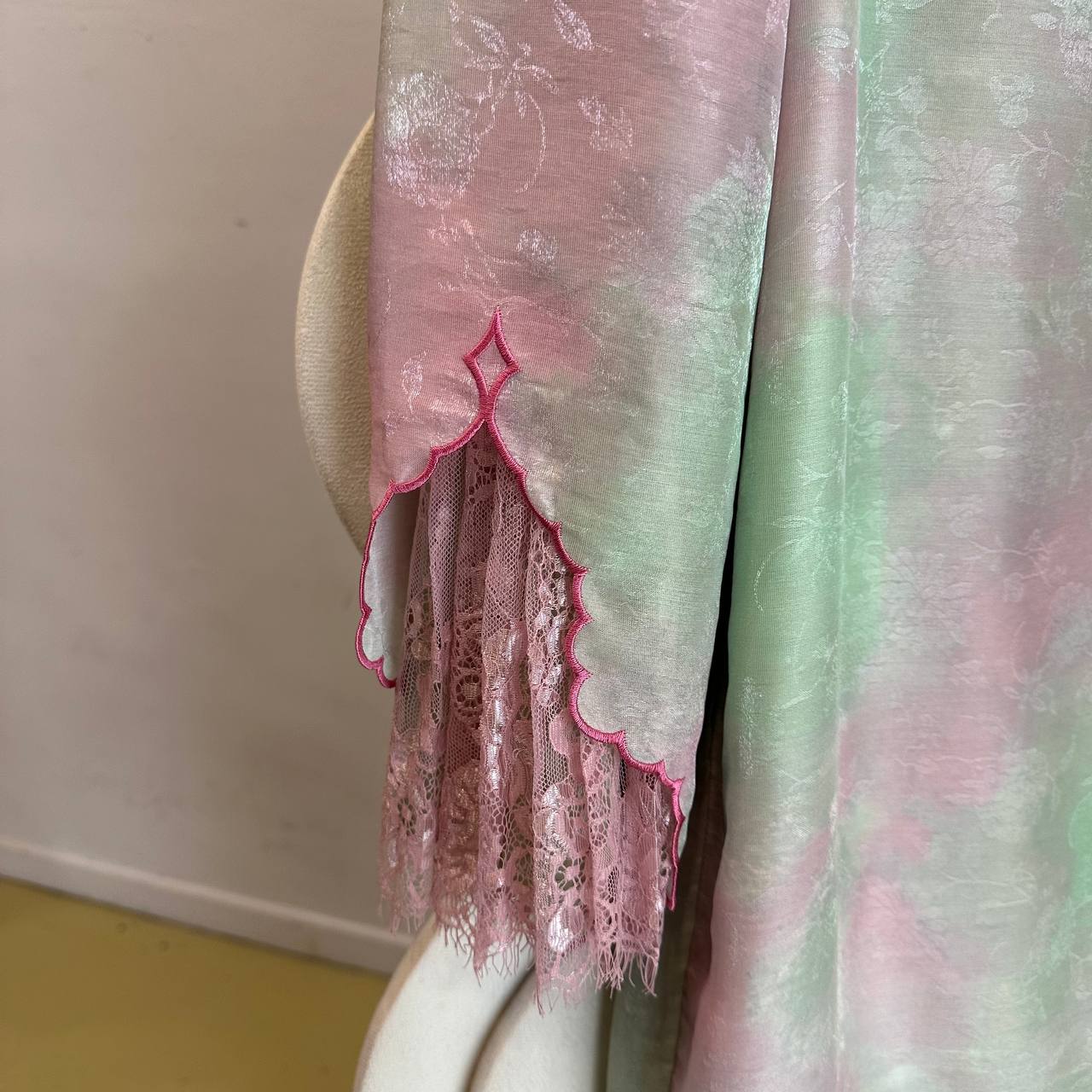 photo_6111847224124838040_y