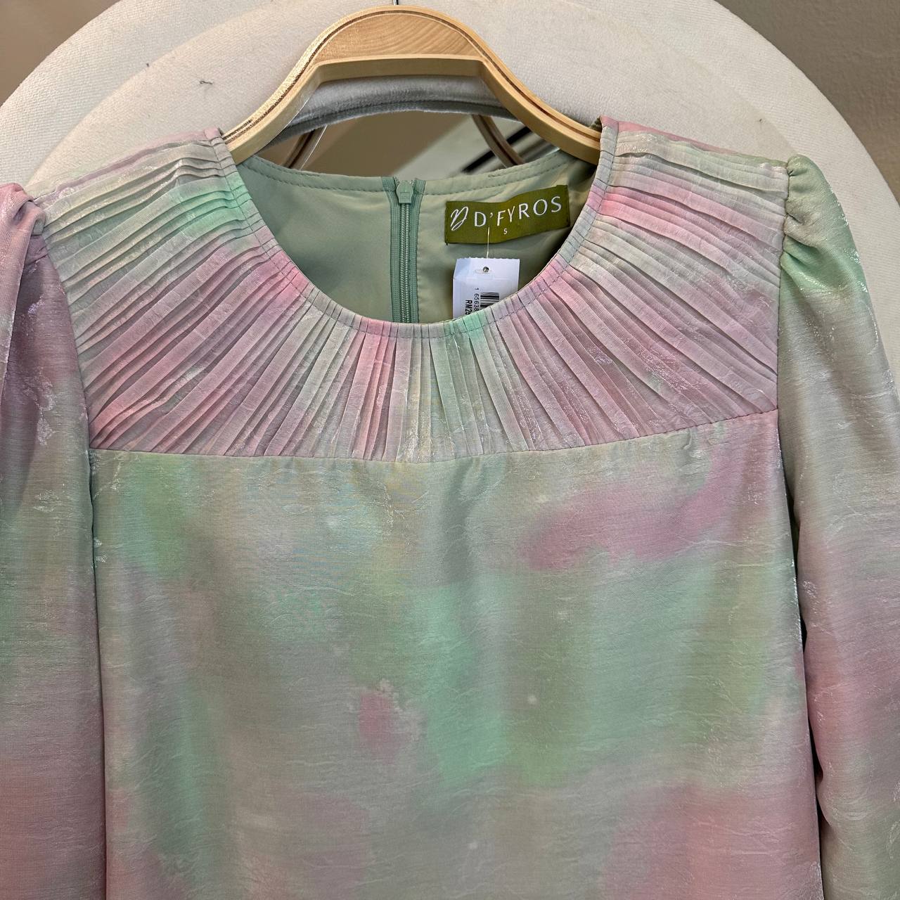 photo_6111847224124838071_y